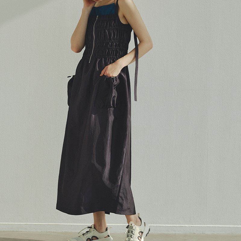 【emmi atelier】シャーリングワークワンピース emmi（エミ）の「【emmi atelier】シャーリングワークワンピース