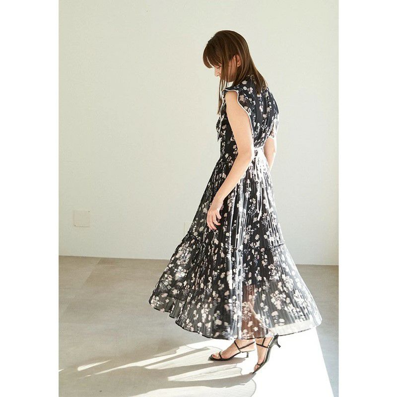 SNIDEL/スナイデル】Sustainable バイカラープリーツワンピース